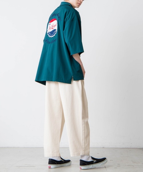 WEGO(ウィゴー)の「WEGO/ビンテージロゴ刺繍ビッグシルエット5分袖シャツ(シャツ/ブラウス・メンズ・ホワイト/ダークグリーン/イエロー・MEDIUM/LARGE)」の9枚目の写真