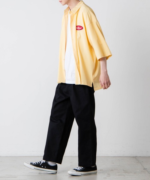 WEGO(ウィゴー)の「WEGO/ビンテージロゴ刺繍ビッグシルエット5分袖シャツ(シャツ/ブラウス・メンズ・ホワイト/ダークグリーン/イエロー・MEDIUM/LARGE)」の11枚目の写真