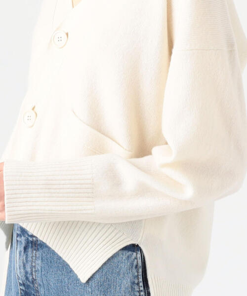 MACPHEE(マカフィー)の「■ラムカシミヤ Vネックカーディガン(カーディガン/ボレロ・レディース・ホワイト/ライトブルー/ネイビー/ベージュ系その他/シャーベット・S)」の6枚目の写真