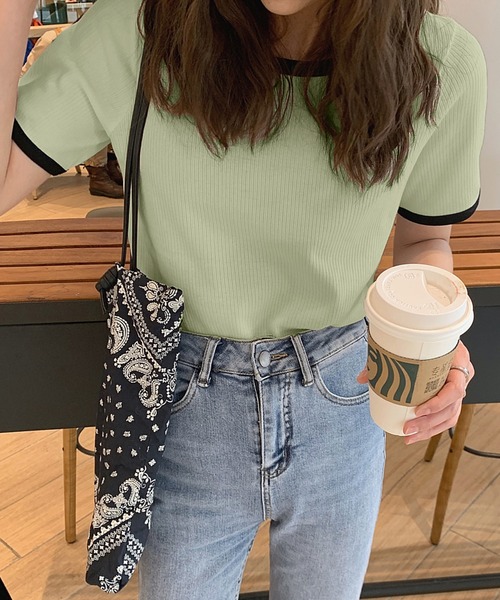 JUNOAH（ジュノア）の「バイカラーリブカットソー（Tシャツ/カットソー・レディース・ホワイト/ブラック/ベージュ/ブラウン/ピンク/オレンジ/ブルー/グリーン/ミント/クリーム・MEDIUM/LARGE/X-LARGE）」の7枚目の写真