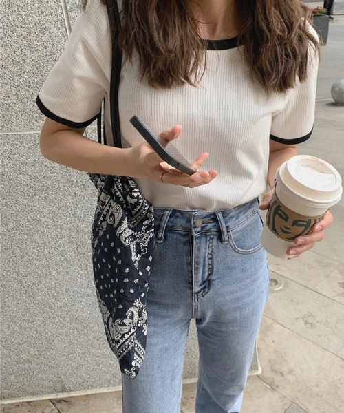 JUNOAH（ジュノア）の「バイカラーリブカットソー（Tシャツ/カットソー・レディース・ホワイト/ブラック/ベージュ/ブラウン/ピンク/オレンジ/ブルー/グリーン/ミント/クリーム・MEDIUM/LARGE/X-LARGE）」の14枚目の写真