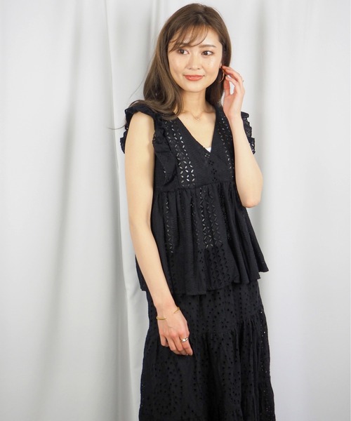 QuON(クオン)の「エンブロコットンレース ノースリブラウス(シャツ/ブラウス・レディース・ホワイト/ブラック/グリーン・FREE)」の14枚目の写真