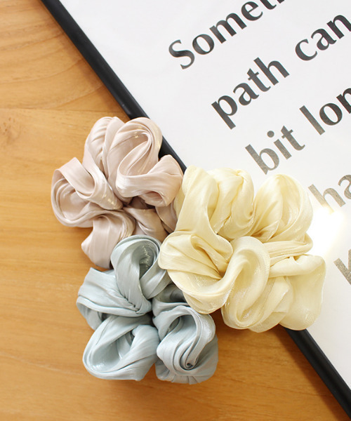 MODE ROBE（モードローブ）の「サテンカラーシュシュ（シュシュ・レディース・イエロー/アイボリー/ミント/ブルー系その他/ピンクベージュ/ライトベージュ・FREE）」の15枚目の写真