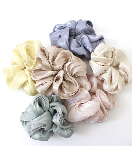 MODE ROBE（モードローブ）の「サテンカラーシュシュ（シュシュ・レディース・イエロー/アイボリー/ミント/ブルー系その他/ピンクベージュ/ライトベージュ・FREE）」の18枚目の写真