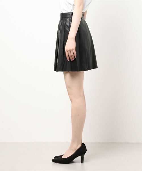 Ctr1(コントロール)の「Ctr1/コントロール/レザープリーツスカート(スカート・レディース・ブラック/ベージュ・SMALL/MEDIUM)」の3枚目の写真