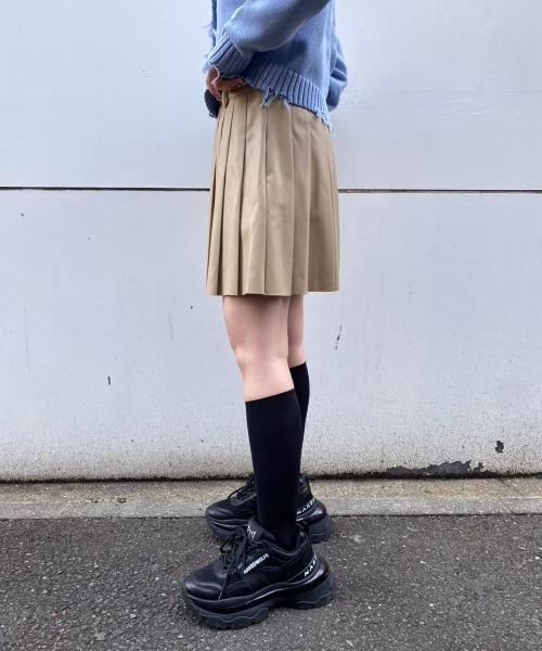 Ctr1(コントロール)の「Ctr1/コントロール/レザープリーツスカート(スカート・レディース・ブラック/ベージュ・SMALL/MEDIUM)」の16枚目の写真