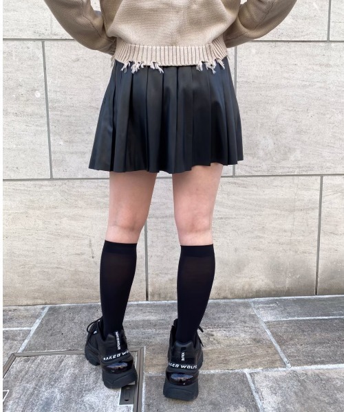 Ctr1(コントロール)の「Ctr1/コントロール/レザープリーツスカート(スカート・レディース・ブラック/ベージュ・SMALL/MEDIUM)」の5枚目の写真