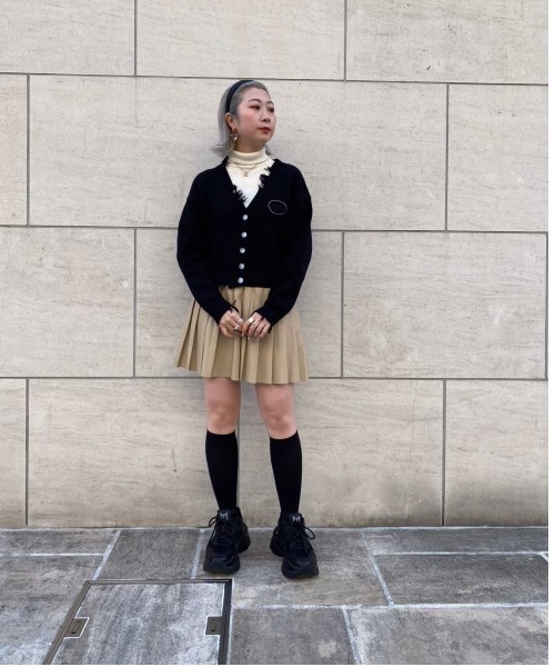 Ctr1(コントロール)の「Ctr1/コントロール/レザープリーツスカート(スカート・レディース・ブラック/ベージュ・SMALL/MEDIUM)」の11枚目の写真