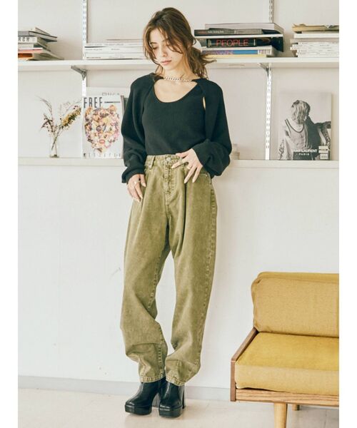 EVRIS（エヴリス）の「ボリュームテーパードデニムパンツ（デニムパンツ・レディース・ブラック/ブラウン/カーキ・SMALL/MEDIUM）」の8枚目の写真