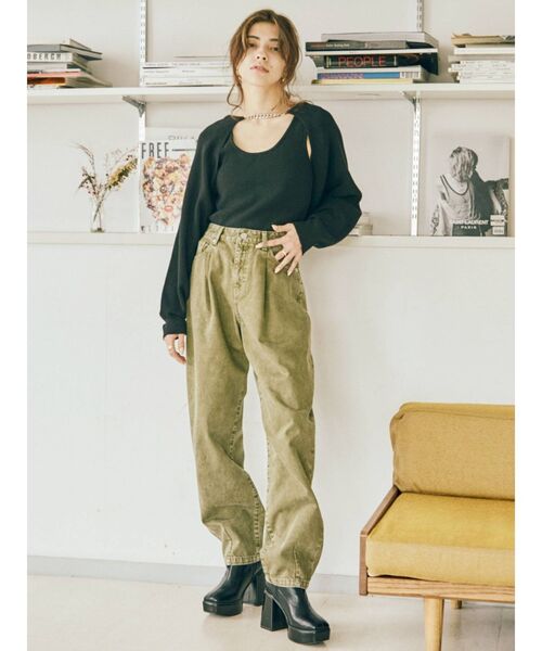 EVRIS（エヴリス）の「ボリュームテーパードデニムパンツ（デニムパンツ・レディース・ブラック/ブラウン/カーキ・SMALL/MEDIUM）」の9枚目の写真