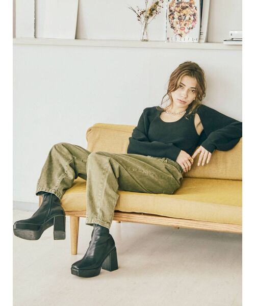 EVRIS（エヴリス）の「ボリュームテーパードデニムパンツ（デニムパンツ・レディース・ブラック/ブラウン/カーキ・SMALL/MEDIUM）」の11枚目の写真