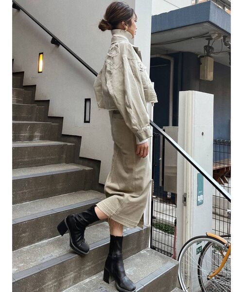 MURUA(ムルーア)の「フロントZIPタイトスカート(スカート・レディース・ベージュ・1/2)」の4枚目の写真