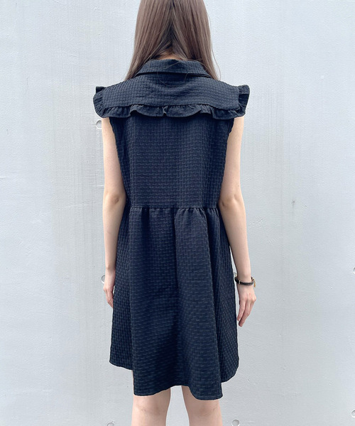 titty＆Co. PETIT by poyo（ティティーアンドコープティバイポヨ）の「【ファッションインフルエンサーPOYO×titty&Co.PETIT 】フリルワッフルポロワンピース（ワンピース・レディース・オフホワイト/ブラック・SMALL/MEDIUM）」の9枚目の写真