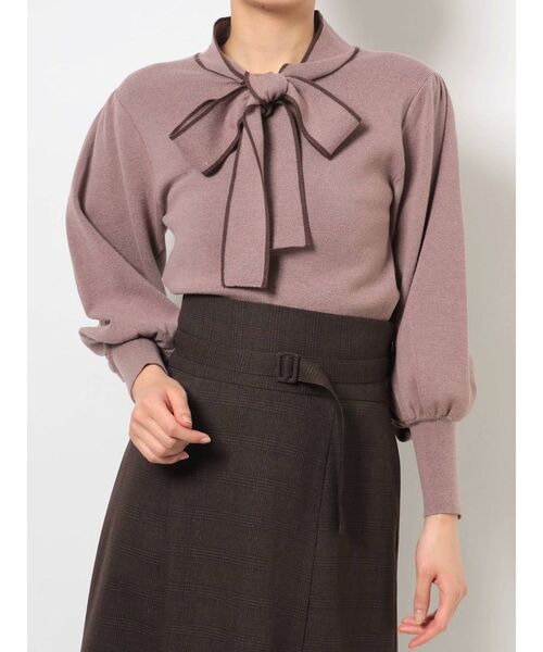 dazzlin(ダズリン)の「ボウタイ配色ニットトップス(ニット/セーター・レディース・ブラウン/オフホワイト/ピンク/モカ/ブラック・FREE)」の5枚目の写真