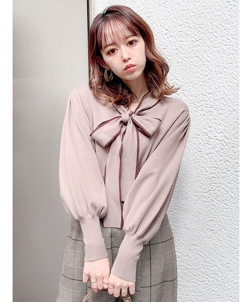 dazzlin(ダズリン)の「ボウタイ配色ニットトップス(ニット/セーター・レディース・ブラウン/オフホワイト/ピンク/モカ/ブラック・FREE)」の7枚目の写真