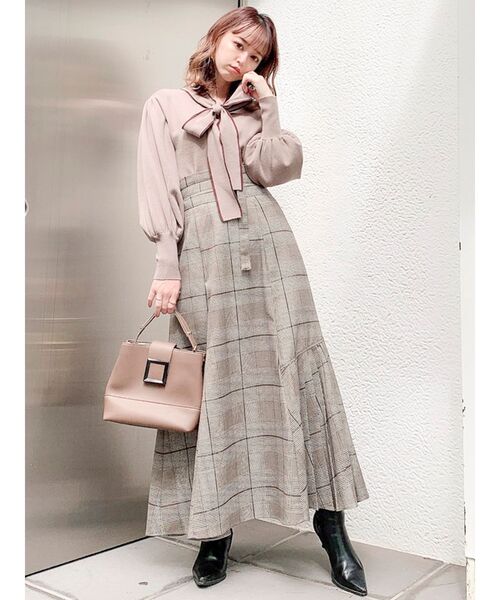 dazzlin(ダズリン)の「ボウタイ配色ニットトップス(ニット/セーター・レディース・ブラウン/オフホワイト/ピンク/モカ/ブラック・FREE)」の9枚目の写真