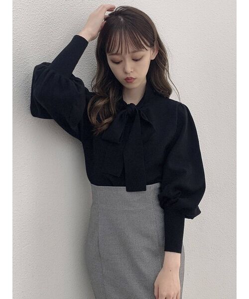 dazzlin(ダズリン)の「ボウタイ配色ニットトップス(ニット/セーター・レディース・ブラウン/オフホワイト/ピンク/モカ/ブラック・FREE)」の13枚目の写真