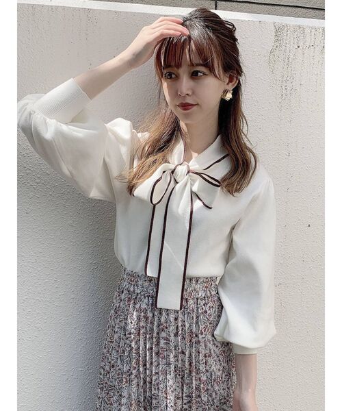 dazzlin(ダズリン)の「ボウタイ配色ニットトップス(ニット/セーター・レディース・ブラウン/オフホワイト/ピンク/モカ/ブラック・FREE)」の16枚目の写真