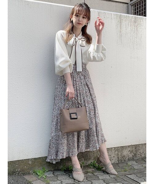 dazzlin(ダズリン)の「ボウタイ配色ニットトップス(ニット/セーター・レディース・ブラウン/オフホワイト/ピンク/モカ/ブラック・FREE)」の17枚目の写真