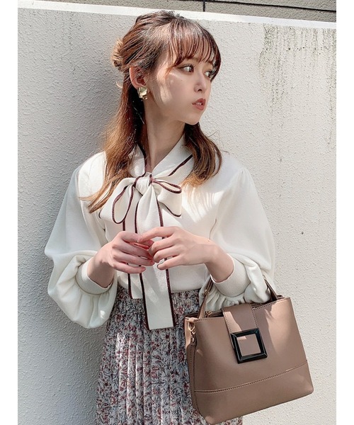 dazzlin(ダズリン)の「ボウタイ配色ニットトップス(ニット/セーター・レディース・ブラウン/オフホワイト/ピンク/モカ/ブラック・FREE)」の21枚目の写真