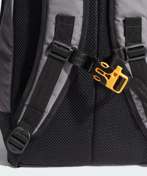 adidas（アディダス）の「アディダス アドベンチャー バックパック/リュックサック（S）（バックパック/リュック・メンズ・ブラック×パープル/ブラック×レッド・FREE）」の5枚目の写真