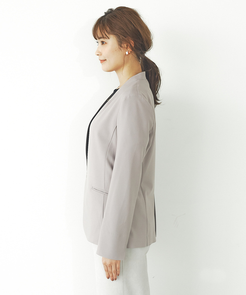 abahouse mavie（アバハウスマヴィ）の「ecru　ストレッチツイルジャケット（ノーカラージャケット・レディース・ネイビー/グレイッシュベージュ/ブラック/アイボリー/ダークネイビー/ブルー系その他/グレー系その他・36/38）」の19枚目の写真