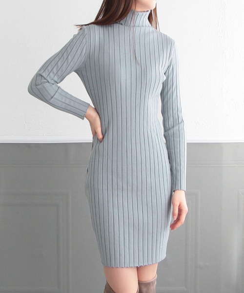 Julia Boutique(ジュリアブティック)の「タートルネックタイトミニワンピース/21530(ワンピース・レディース・ブラック/ベージュ/アイボリー/ボルドー/ピンク/ブルー・ONE)」の4枚目の写真