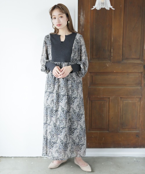 ENNEA（エンネア）の「【2021A/W】カフスタン・ジョーゼットペイズリーレトロプリント・ニット切り替えロングワンピース（ワンピース・レディース・ブラック/グリーン/キャメル・38）」の18枚目の写真