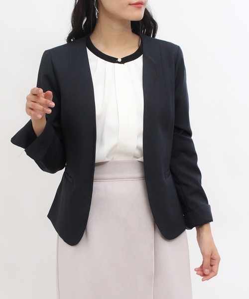 TRUDEA（トルディア）の「カチオンカラーレスジャケット（ノーカラージャケット・レディース・ライトグレー/ブラック/ネイビー/グレイッシュベージュ・MEDIUM/LARGE）」の4枚目の写真