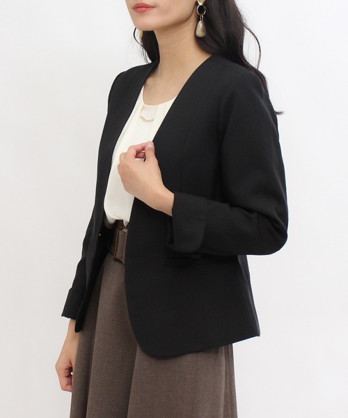 TRUDEA（トルディア）の「カチオンカラーレスジャケット（ノーカラージャケット・レディース・ライトグレー/ブラック/ネイビー/グレイッシュベージュ・MEDIUM/LARGE）」の2枚目の写真