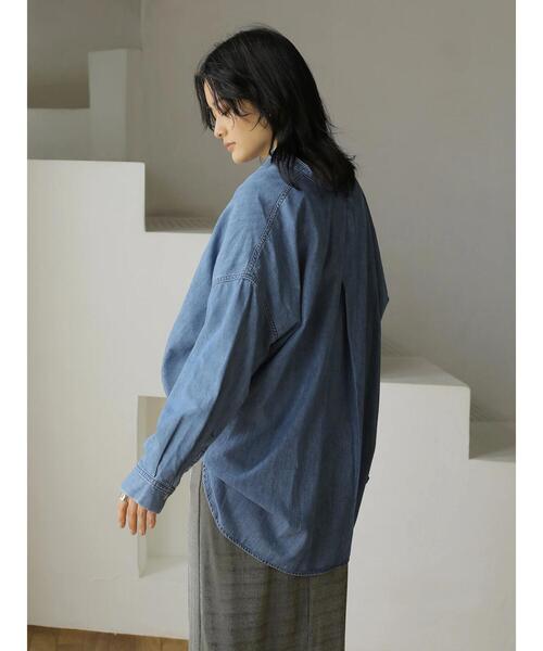 AMERICAN HOLIC（アメリカンホリック）の「バックタックデニムシャツ（シャツ/ブラウス・レディース・インディゴブルー・M/L）」の6枚目の写真