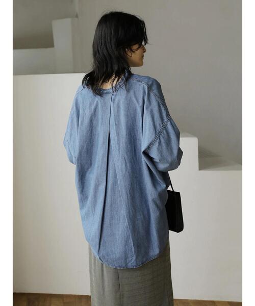 AMERICAN HOLIC（アメリカンホリック）の「バックタックデニムシャツ（シャツ/ブラウス・レディース・インディゴブルー・M/L）」の8枚目の写真