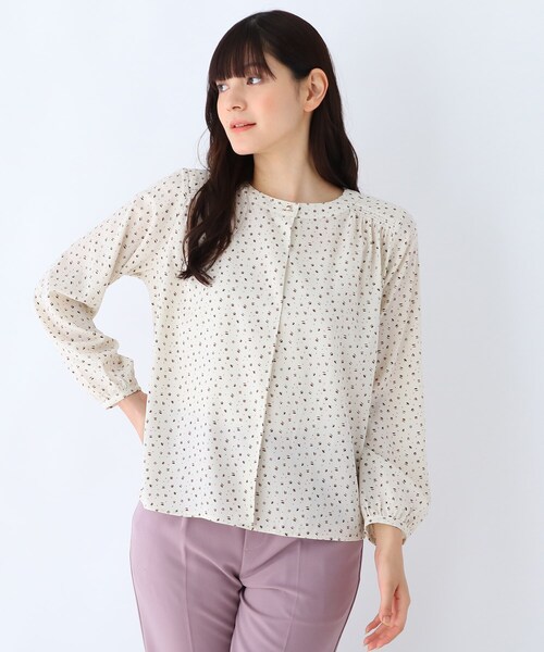 DRESKIP（ドレスキップ）の「◆前後2WAYドット釦ギャザ－ブラウス（シャツ/ブラウス・レディース・カーキ/ナチュラル/ホワイト系3/ブラック系・02/03/04）」の2枚目の写真