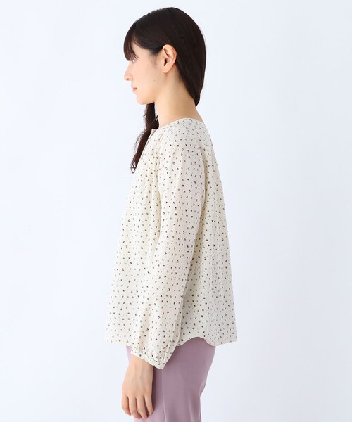 DRESKIP（ドレスキップ）の「◆前後2WAYドット釦ギャザ－ブラウス（シャツ/ブラウス・レディース・カーキ/ナチュラル/ホワイト系3/ブラック系・02/03/04）」の7枚目の写真
