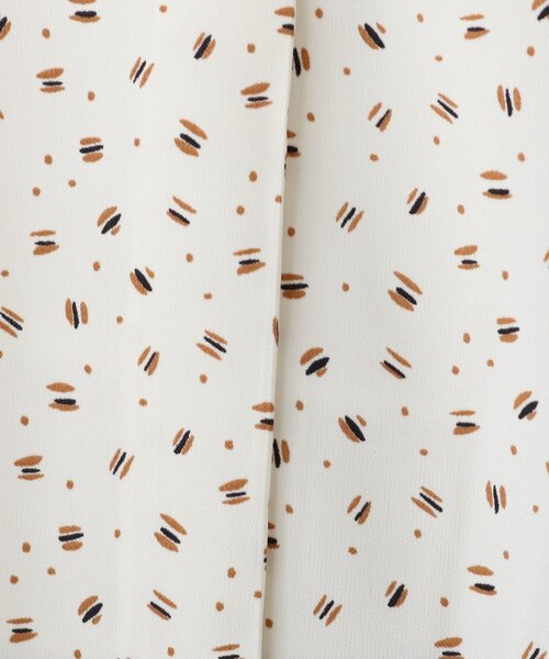 DRESKIP（ドレスキップ）の「◆前後2WAYドット釦ギャザ－ブラウス（シャツ/ブラウス・レディース・カーキ/ナチュラル/ホワイト系3/ブラック系・02/03/04）」の8枚目の写真