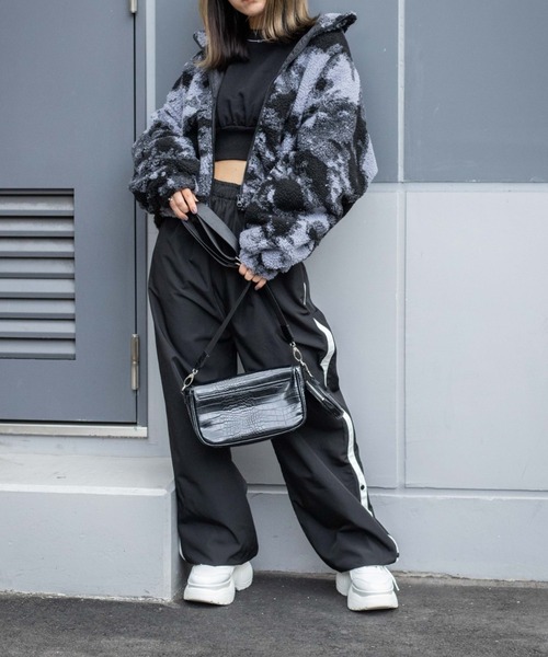 WEGO(ウィゴー)の「WEGO/ボアスタンドショートブルゾン(ブルゾン・レディース・アイボリー/その他1/その他2/ベージュ・SMALL/MEDIUM)」の16枚目の写真