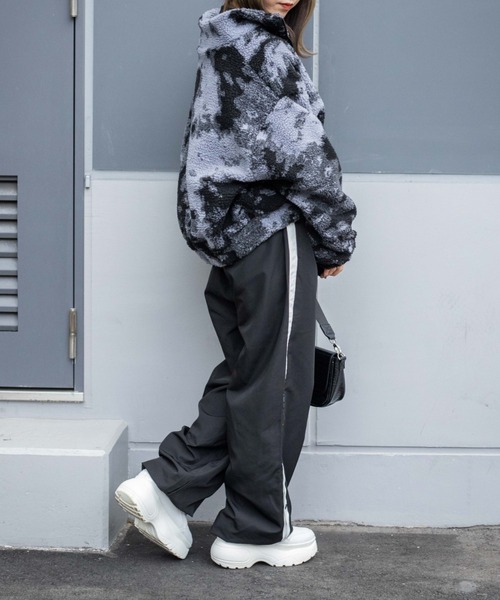 WEGO(ウィゴー)の「WEGO/ボアスタンドショートブルゾン(ブルゾン・レディース・アイボリー/その他1/その他2/ベージュ・SMALL/MEDIUM)」の9枚目の写真