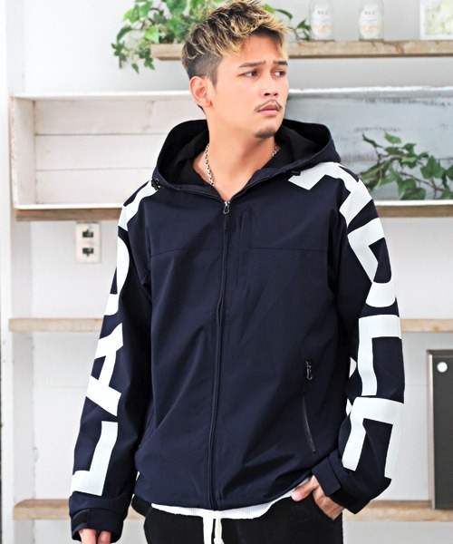 LUXSTYLE(ラグスタイル)の「袖ロゴ撥水加工マウンテンパーカー(マウンテンパーカー・メンズ・レッド/ネイビー/ホワイト/ブラック・M/XL/L)」の3枚目の写真