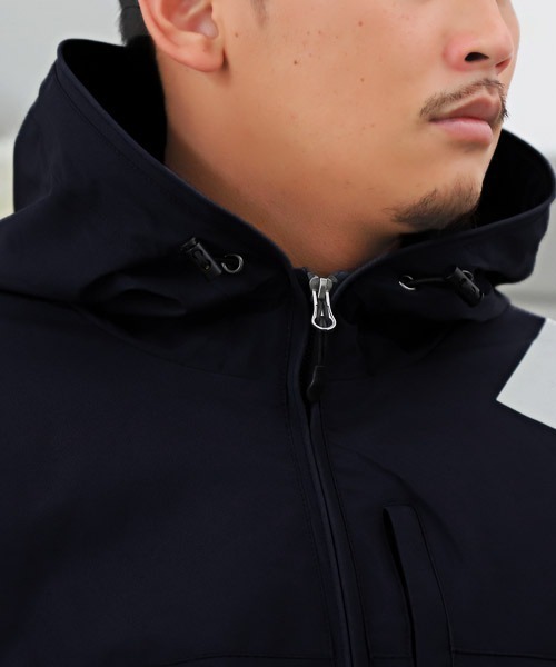 LUXSTYLE(ラグスタイル)の「袖ロゴ撥水加工マウンテンパーカー(マウンテンパーカー・メンズ・レッド/ネイビー/ホワイト/ブラック・M/XL/L)」の7枚目の写真
