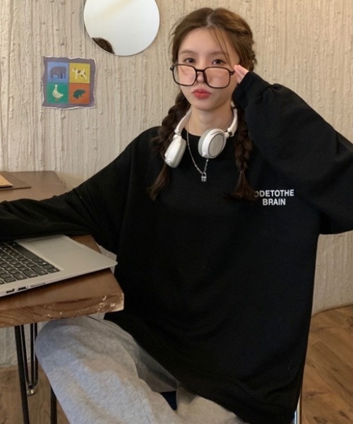 Chaco closet（チャコ クローゼット）の「バックロゴスウェット（スウェット・レディース・ホワイト/ブラック/グレー・L）」の7枚目の写真