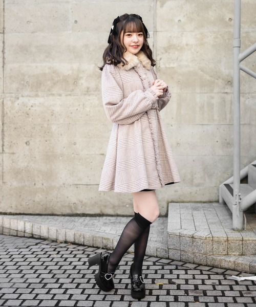 ROJITA ロジーダ　コート　クリーム色ファーコート ROJITA（毛皮/ファーコート）のフリマアイテム一覧