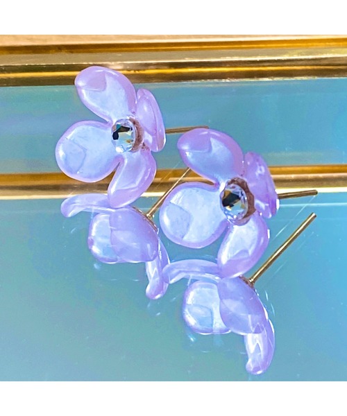 tone(トーン)の「【LoveAmooN】swarovski×flower purple (MA)(ピアス(両耳用)・レディース・ゴールド・FREE)」の4枚目の写真