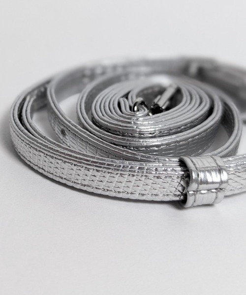 ajew(エジュー)の「【別注】ajew/エジュー/【ひも付き】Lizard iPhone13(スマホケース/カバー・レディース・ブラック/ベージュ/ピンク/シルバー・FREE)」の14枚目の写真