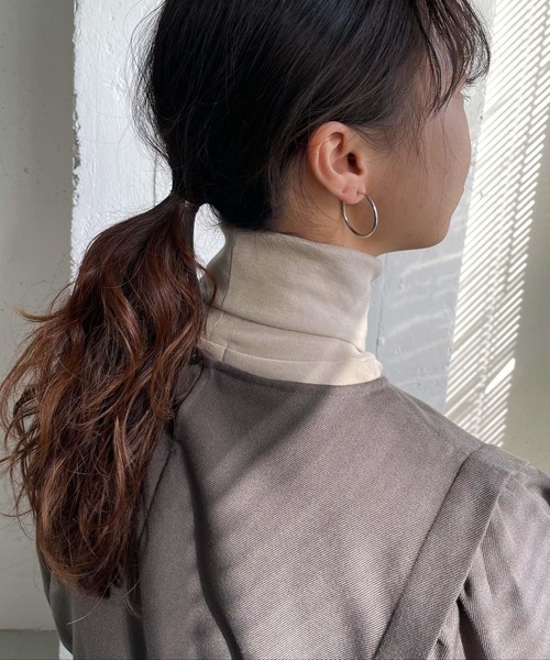 URBAN RESEARCH DOORS（アーバンリサーチドアーズ）の「タートルネックカットソー（Tシャツ/カットソー・レディース・オフホワイト/ベージュ系その他/ブラック・ONE）」の9枚目の写真