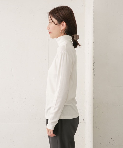 URBAN RESEARCH DOORS（アーバンリサーチドアーズ）の「タートルネックカットソー（Tシャツ/カットソー・レディース・オフホワイト/ベージュ系その他/ブラック・ONE）」の21枚目の写真