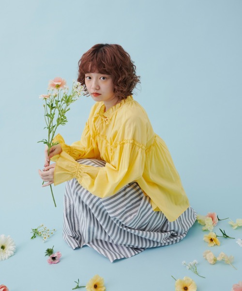 MERLOT(メルロー)の「リボンギャザーブラウス(シャツ/ブラウス・レディース・ホワイト/ブラック/イエロー・FREE)」の11枚目の写真