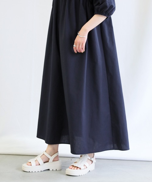 select MOCA（セレクトモカ）の「2022 SS Vネックボリュームスリーブリネンフレアワンピース（ワンピース・レディース・アイボリー/グレイッシュベージュ/ダークネイビー・FREE）」の12枚目の写真