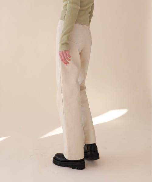 by muni:r(バイ ムニール)の「コーティングハイウエストワイドクリームパンツ(その他パンツ・レディース・クリーム・SMALL/MEDIUM)」の12枚目の写真