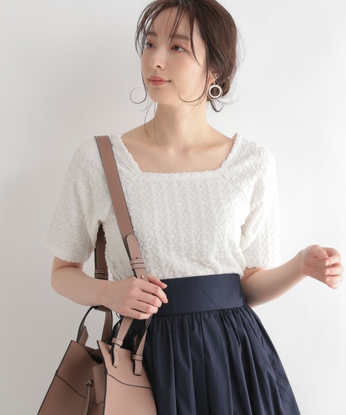 Andemiu（アンデミュウ）の「シャーリングスクエアプルオーバー275236（Tシャツ/カットソー・レディース・ホワイト/ブラック/グリーン・FREE）」の4枚目の写真