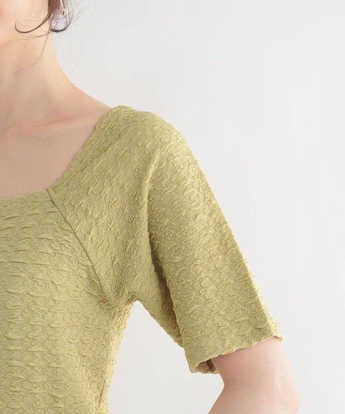 Andemiu（アンデミュウ）の「シャーリングスクエアプルオーバー275236（Tシャツ/カットソー・レディース・ホワイト/ブラック/グリーン・FREE）」の8枚目の写真